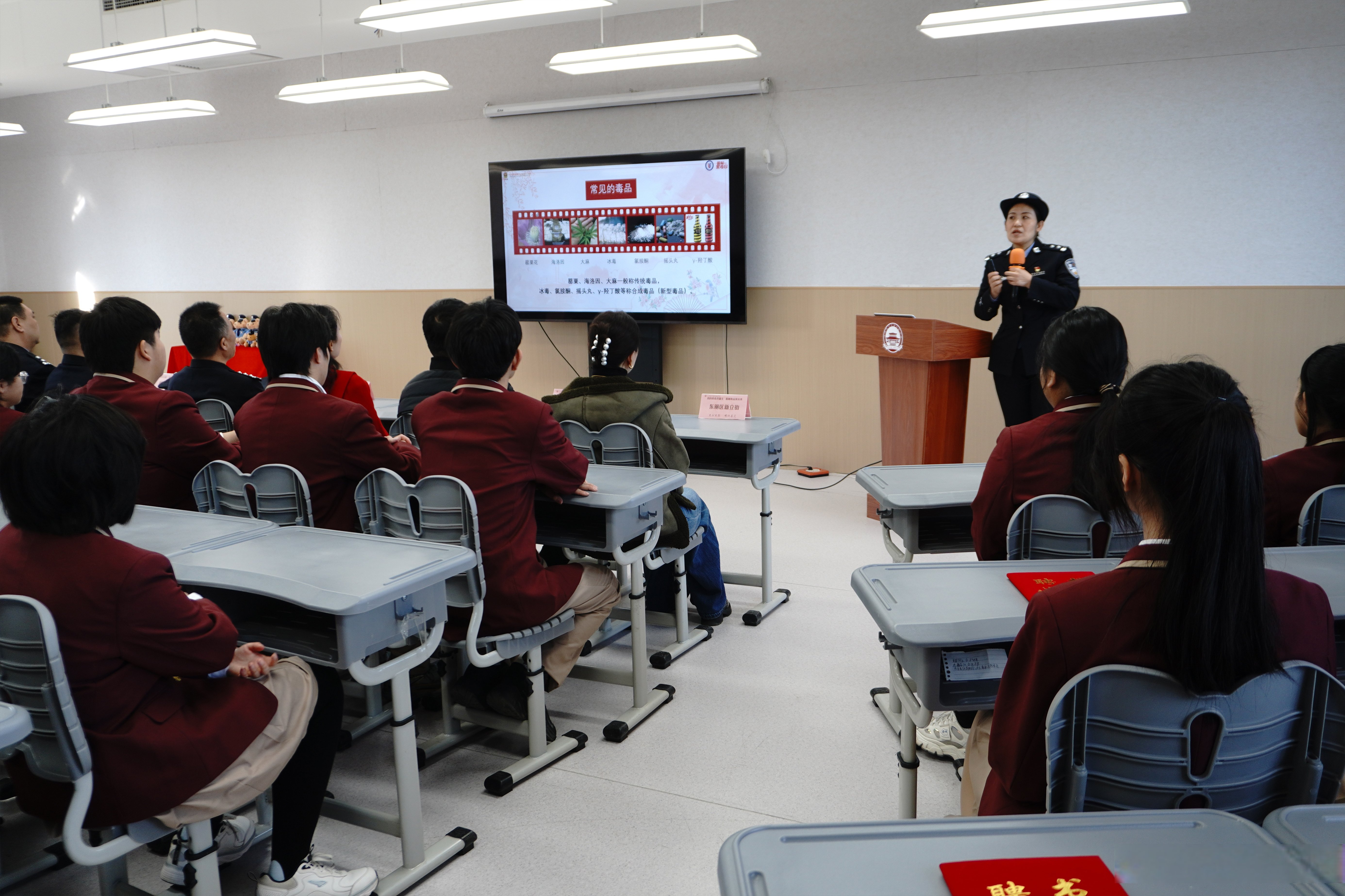 生动讲解、互动体验、动